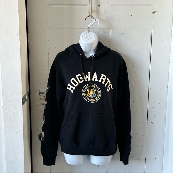 Harry Potter Hogwart's Hooded Pullover Sweatshirt - Picture 4 of 13